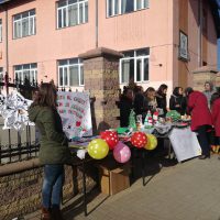 Учениците од СОУ „Миле Јаневски Џингар“ организираа хуманитарен базар