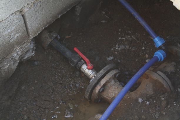 Сменети се последните метри азбестни цевки од водоводната мрежа во Македонска Каменица