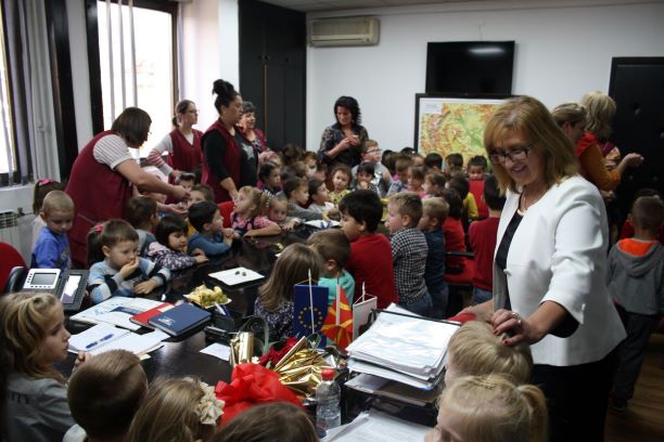 Општина Македонска Каменица денес беше домаќин на дечињата од детската градинка „Бамби“