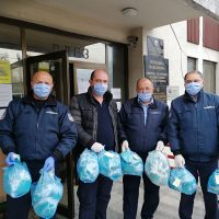 Заштитни медицински маски за домаќинствата во Македонска Каменица